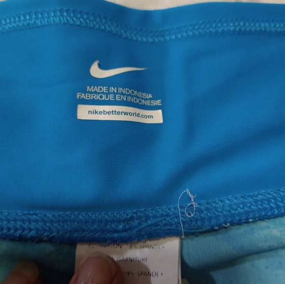 Size S Nike blue athletic capris - Picture 5 of 9